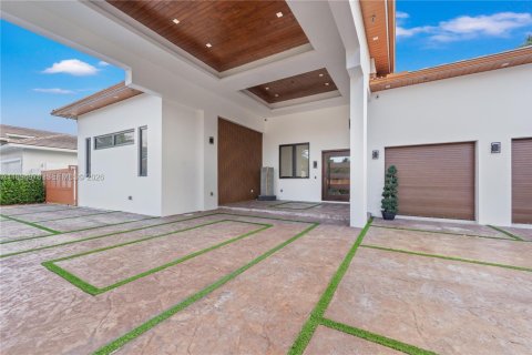 Villa ou maison à vendre à Miami, Floride: 4 chambres, 345.04 m2 № 2081450 - photo 4