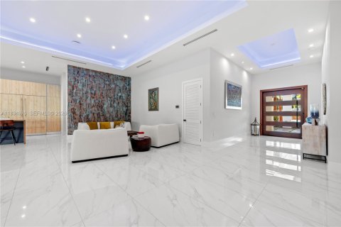 Villa ou maison à vendre à Miami, Floride: 4 chambres, 345.04 m2 № 2081450 - photo 5