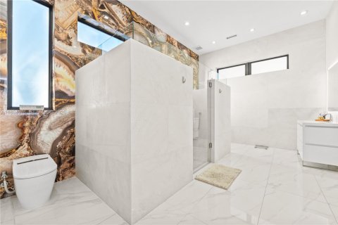 Villa ou maison à vendre à Miami, Floride: 4 chambres, 345.04 m2 № 2081450 - photo 22
