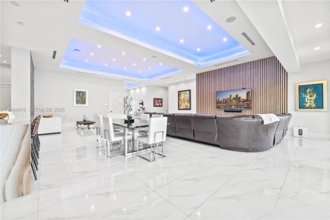 Villa ou maison à vendre à Miami, Floride: 4 chambres, 345.04 m2 № 2081450 - photo 15