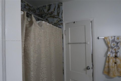 Купить виллу или дом в Майами, Флорида 3 спальни, 235.04м2, № 1938677 - фото 28