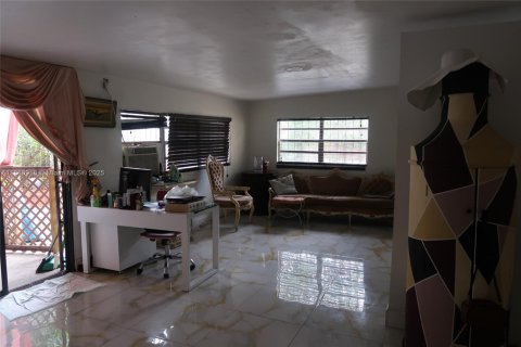 Купить виллу или дом в Майами, Флорида 3 спальни, 235.04м2, № 1938677 - фото 25