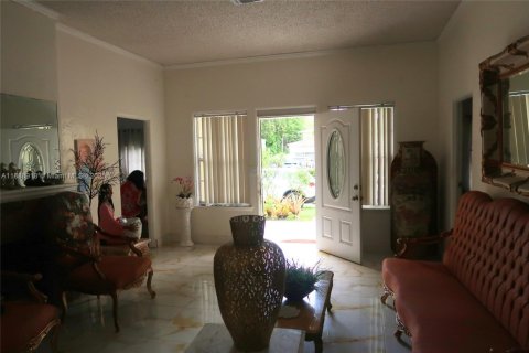 Купить виллу или дом в Майами, Флорида 3 спальни, 235.04м2, № 1938677 - фото 13