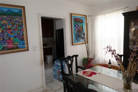 Купить виллу или дом в Майами, Флорида 3 спальни, 235.04м2, № 1938677 - фото 17