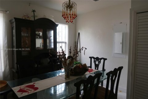 Купить виллу или дом в Майами, Флорида 3 спальни, 235.04м2, № 1938677 - фото 18