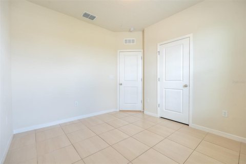 Touwnhouse à louer à Orlando, Floride: 4 chambres, 155.61 m2 № 2098564 - photo 10