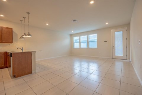 Touwnhouse à louer à Orlando, Floride: 4 chambres, 155.61 m2 № 2098564 - photo 17