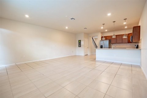 Touwnhouse à louer à Orlando, Floride: 4 chambres, 155.61 m2 № 2098564 - photo 18