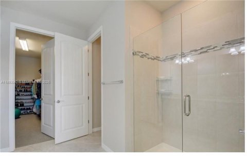 Adosado en venta en Hollywood, Florida, 3 dormitorios № 1946772 - foto 11