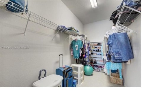 Adosado en venta en Hollywood, Florida, 3 dormitorios № 1946772 - foto 13