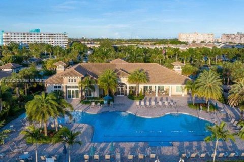 Adosado en venta en Hollywood, Florida, 3 dormitorios № 1946772 - foto 27