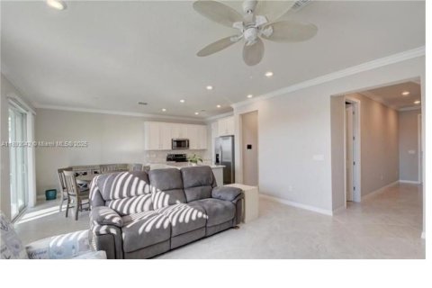 Adosado en venta en Hollywood, Florida, 3 dormitorios № 1946772 - foto 7