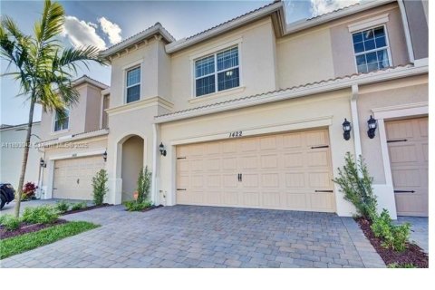 Adosado en venta en Hollywood, Florida, 3 dormitorios № 1946772 - foto 3