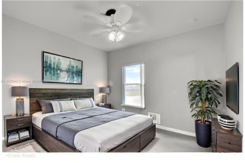 Adosado en venta en Hollywood, Florida, 3 dormitorios № 1946772 - foto 16