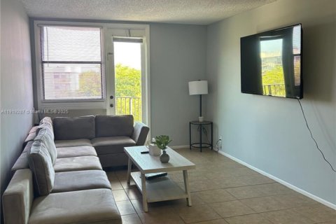 Copropriété à louer à Coral Springs, Floride: 1 chambre, 57.51 m2 № 1974969 - photo 2