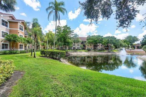 Condo in Coral Springs, Florida, 2 bedrooms  № 2019318 - photo 22
