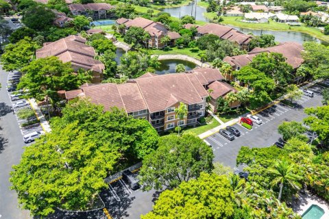 Condo in Coral Springs, Florida, 2 bedrooms  № 2019318 - photo 29