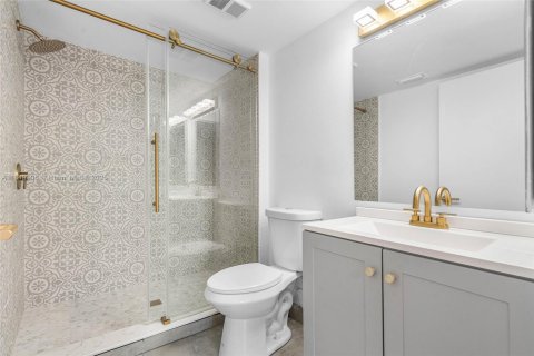 Condo in Coral Springs, Florida, 2 bedrooms  № 2019318 - photo 11