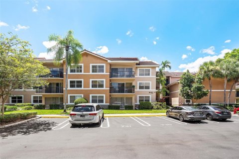 Condo in Coral Springs, Florida, 2 bedrooms  № 2019318 - photo 2