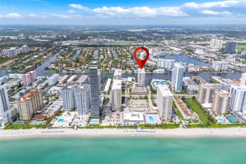 Condo in Hallandale Beach, Florida, 1 bedroom  № 1922956 - photo 23