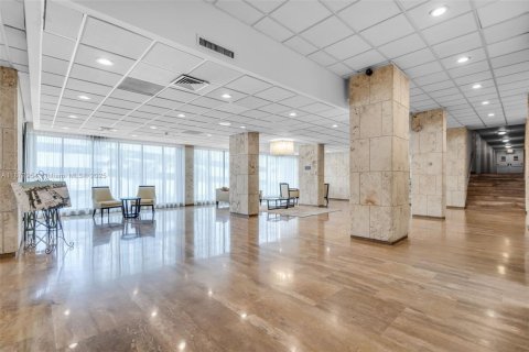 Condo in Hallandale Beach, Florida, 1 bedroom  № 1922956 - photo 20