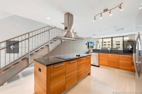 Copropriété à louer à Aventura, Floride: 1 chambre, 112.78 m2 № 1971498 - photo 2