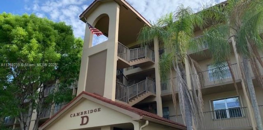 Condominio en Pembroke Pines, Florida, 2 dormitorios  № 1864690