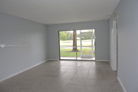 Condominio en venta en Pembroke Pines, Florida, 2 dormitorios, 102.19 m2 № 1864690 - foto 3
