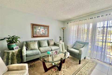 Condominio en venta en Pembroke Pines, Florida, 2 dormitorios, 102.19 m2 № 1864690 - foto 8