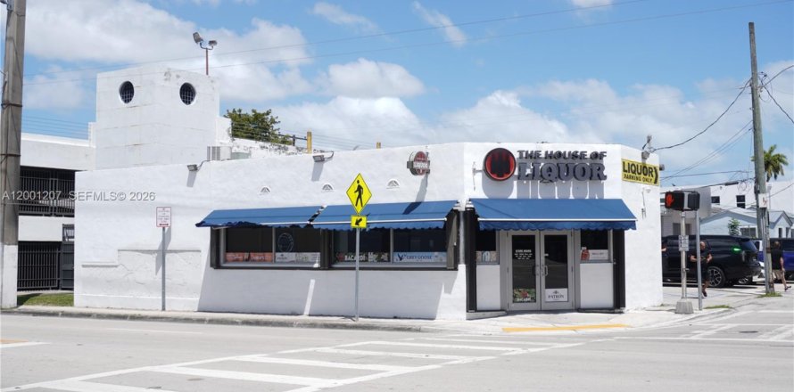 Commercial property in Miami, Florida № 2065217