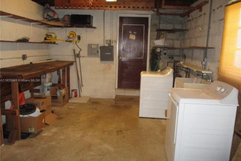 Casa en venta en Cutler Bay, Florida, 3 dormitorios, 161.74 m2 № 1975084 - foto 9