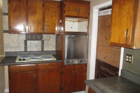 Casa en venta en Cutler Bay, Florida, 3 dormitorios, 161.74 m2 № 1975084 - foto 4