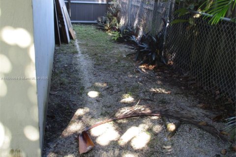 Casa en venta en Cutler Bay, Florida, 3 dormitorios, 161.74 m2 № 1975084 - foto 15