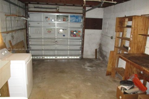 Casa en venta en Cutler Bay, Florida, 3 dormitorios, 161.74 m2 № 1975084 - foto 7