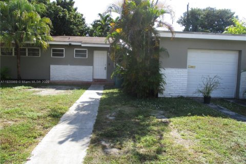 Casa en Cutler Bay, Florida 3 dormitorios, 161.74 m2 № 1975084