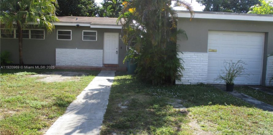 Casa en Cutler Bay, Florida 3 dormitorios, 161.74 m2 № 1975084
