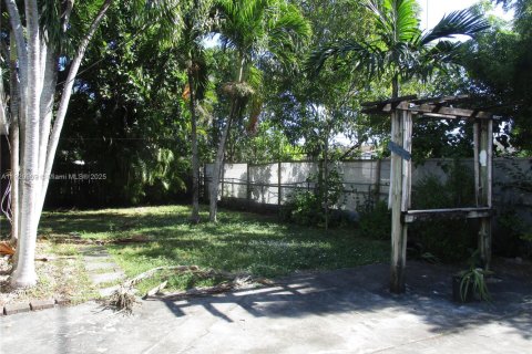 Casa en venta en Cutler Bay, Florida, 3 dormitorios, 161.74 m2 № 1975084 - foto 13