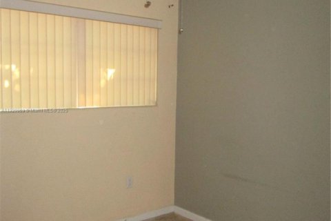 Casa en venta en Cutler Bay, Florida, 3 dormitorios, 161.74 m2 № 1975084 - foto 22