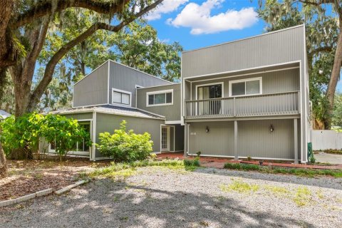 House in Lakeland, Florida 4 bedrooms, 253.81 sq.m. № 1323584 - photo 1