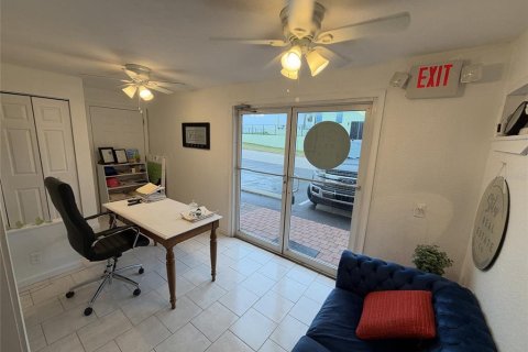 Immobilier commercial à louer à Flagler Beach, Floride: 86.96 m2 № 2425724 - photo 3