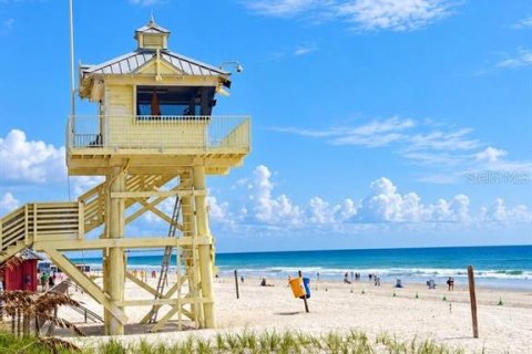 Condo in New Smyrna Beach, Florida, 2 bedrooms № 2361425 - photo 12