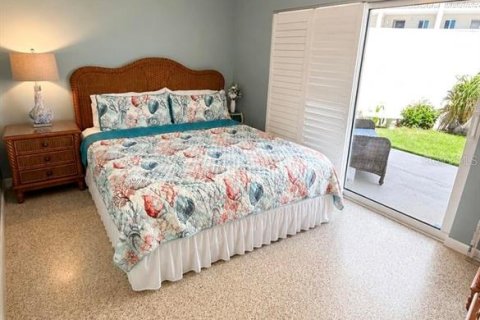 Condo in New Smyrna Beach, Florida, 2 bedrooms № 2361425 - photo 6