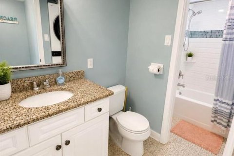 Condo in New Smyrna Beach, Florida, 2 bedrooms № 2361425 - photo 7