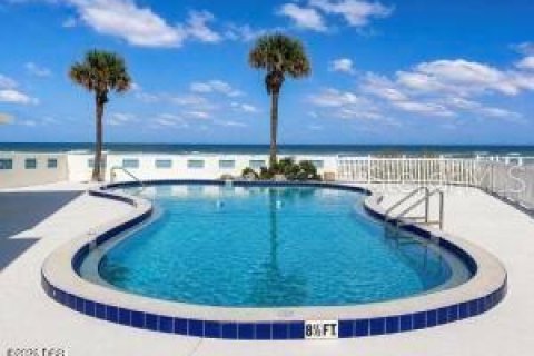 Condo in New Smyrna Beach, Florida, 2 bedrooms № 2361425 - photo 4