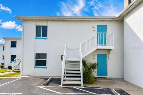Condo in New Smyrna Beach, Florida, 2 bedrooms  № 2361425