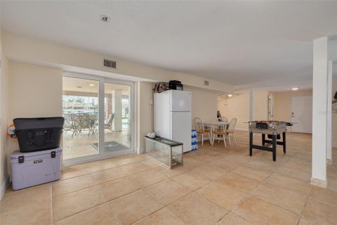 House in Port Richey, Florida 5 bedrooms, 349.41 sq.m. № 1885904 - photo 20