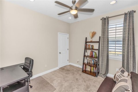 House in DeBary, Florida 5 bedrooms, 296.45 sq.m. № 2157150 - photo 23