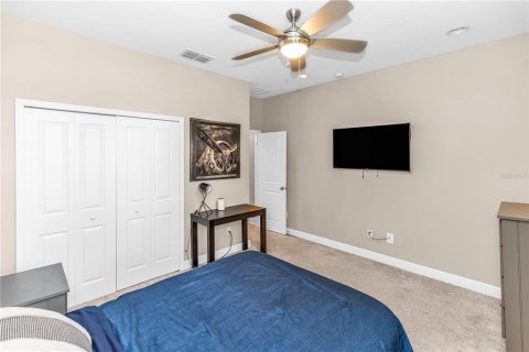 House in DeBary, Florida 5 bedrooms, 296.45 sq.m. № 2157150 - photo 18