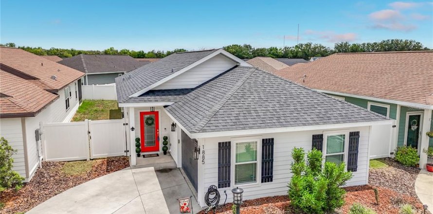 House in Newberry, Florida 3 bedrooms, 127.46 sq.m. № 2125067