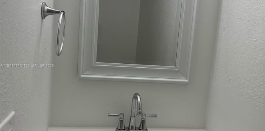 Дом в Виро-Бич, Флорида 1 спальня, 74.32м2 № 1951559